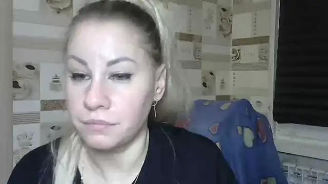 TherestlessKitty online show from 12-18-25, 08:04