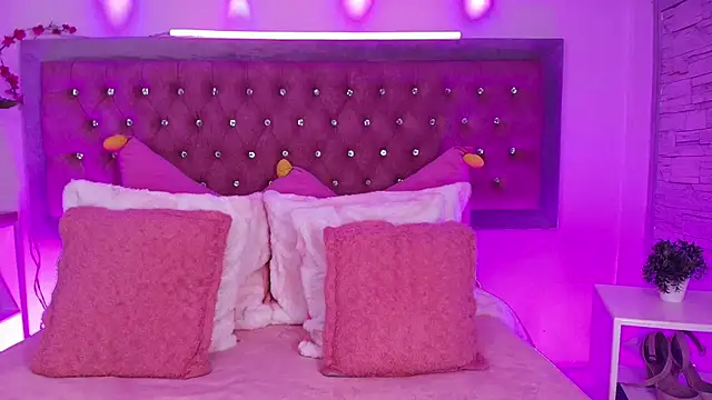 Snapshot of Tayzon_Foxxx chatting on 10-01-25, 12:55 Tayzon Foxxx online show from 10-01-25, 12:55