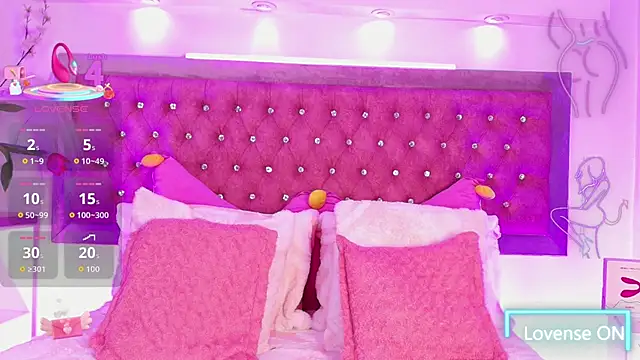 Snapshot of Tayzon_Foxxx chatting on 10-20-25, 12:49 Tayzon Foxxx online show from 10-20-25, 12:49