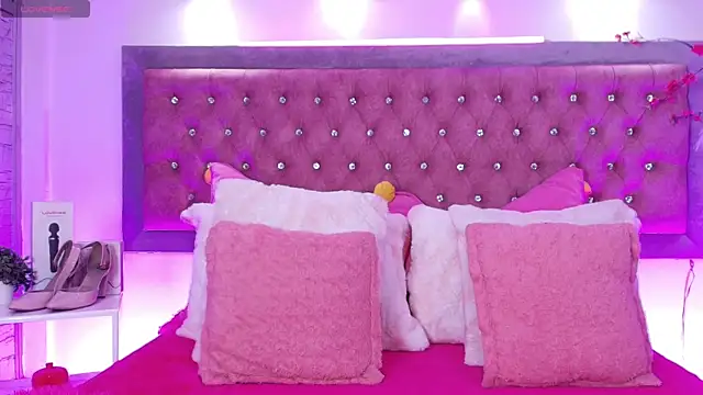 Snapshot of Tayzon_Foxxx chatting on 11-21-25, 12:15 Tayzon Foxxx online show from 11-21-25, 12:15