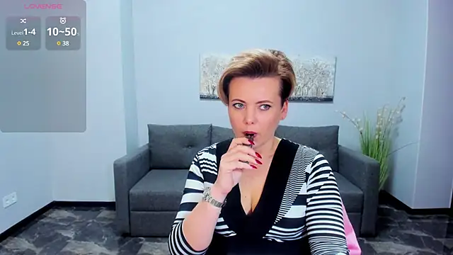 Julia Wilsone online show from 02-07-25, 12:39