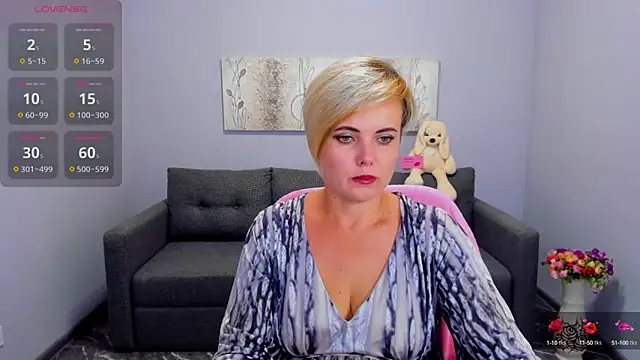 Julia Wilsone online show from 09-15-25, 11:54