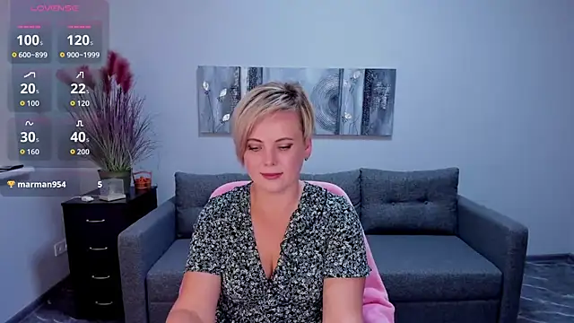 Julia Wilsone online show from 10-21-25, 12:28