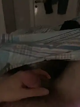 Snapshot of Erenn34 chatting on 10-12-25, 12:42 Erenn34 online show from 10-12-25, 12:42