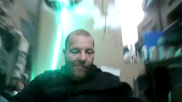 Snapshot of Pay2play1 chatting on 12-26-24, 02:05 Pay2play1 online show from 12-26-24, 02:05