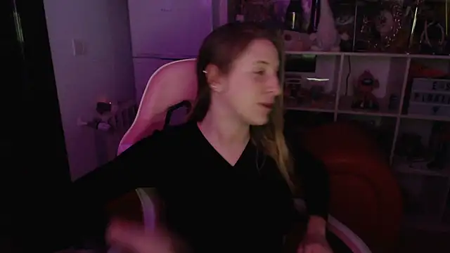 Snapshot of Pinkyladyxxx chatting on 01-04-25, 10:13 Pinkyladyxxx online show from 01-04-25, 10:13