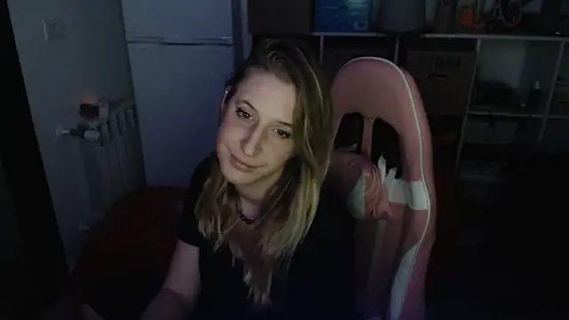 Snapshot of Pinkyladyxxx chatting on 01-24-25, 08:22 Pinkyladyxxx online show from 01-24-25, 08:22