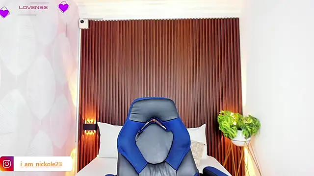 Snapshot of nicky_peyton chatting on 01-24-25, 06:35 nicky peyton online show from 01-24-25, 06:35