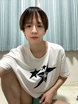 Snapshot of yuuuuma578 chatting on 11-05-25, 06:35 yuuuuma578 online show from 11-05-25, 06:35