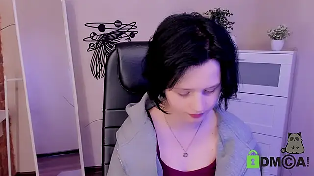 Alina Mills online show from 12-10-24, 03:22