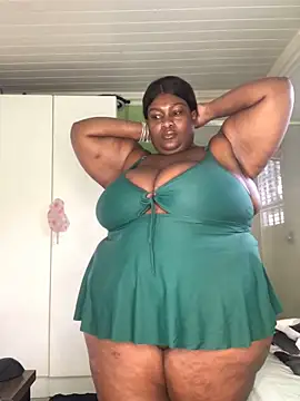 Snapshot of bustytitsxxx chatting on 12-15-24, 04:40 bustytitsxxx online show from 12-15-24, 04:40