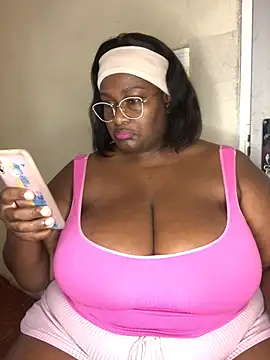 Snapshot of bustytitsxxx chatting on 04-22-26, 06:05 bustytitsxxx online show from 04-22-26, 06:05