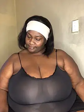 Snapshot of bustytitsxxx chatting on 04-24-26, 05:43 bustytitsxxx online show from 04-24-26, 05:43