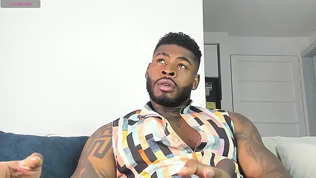 Snapshot of Makonneen chatting on 06-16-26, 10:34 Makonneen online show from 06-16-26, 10:34
