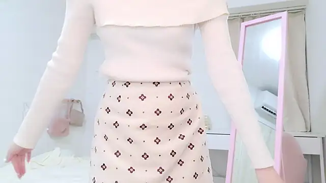 Snapshot of Sayuringo_ chatting on 03-11-25, 11:23 Sayuringo online show from 03-11-25, 11:23