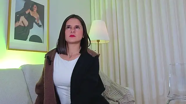 Alice milf  online show from 04-14-26, 12:00