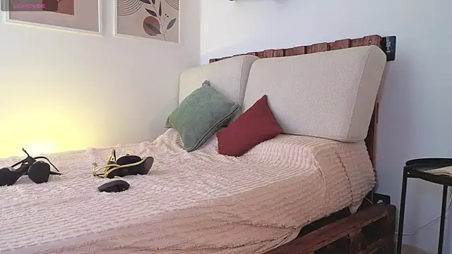 Alice milf  online show from 07-18-26, 04:11
