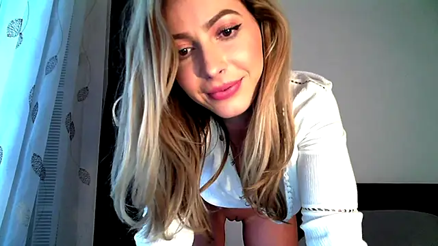 NisaXo online show from 12-18-24, 09:58