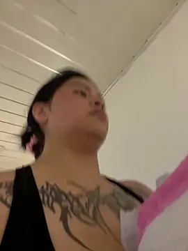  luna torres online show from 02-25-26, 12:48