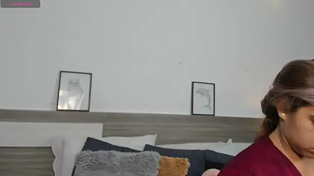 SaraaJhonsonn online show from 04-27-26, 01:53