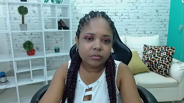 Melikasweetz online show from 02-18-26, 05:20