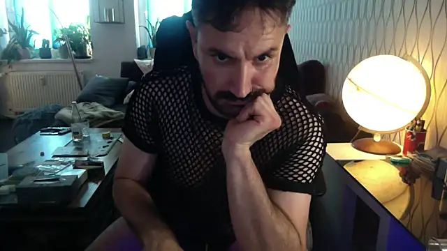 tomz0819 online show from 06-19-26, 04:22