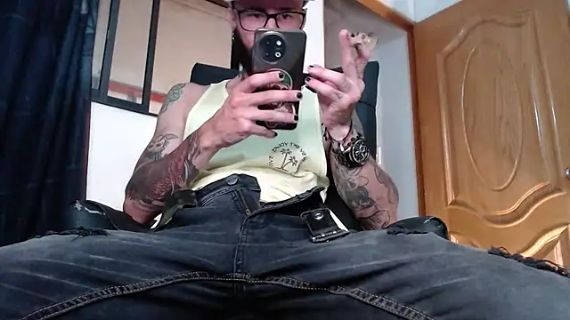 Snapshot of ren_stipee chatting on 02-20-25, 05:44 ren stipee online show from 02-20-25, 05:44