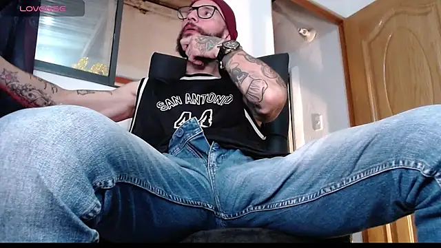 Snapshot of ren_stipee chatting on 03-15-25, 06:14 ren stipee online show from 03-15-25, 06:14