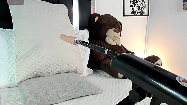 Snapshot of emma-hiill chatting on 01-24-25, 02:08 emma-hiill online show from 01-24-25, 02:08