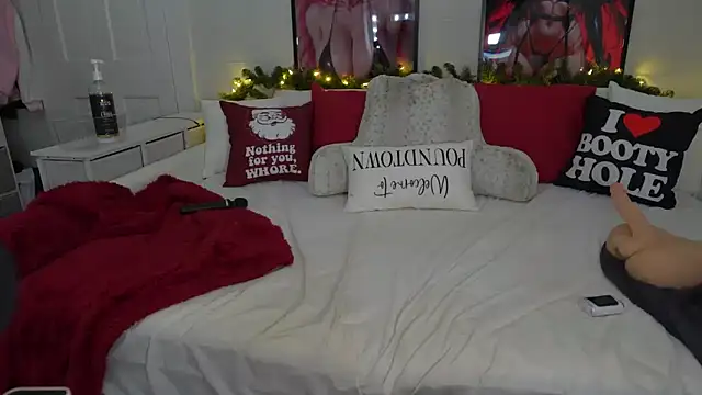 Snapshot of emmagray001 chatting on 11-23-25, 12:05 emmagray001 online show from 11-23-25, 12:05