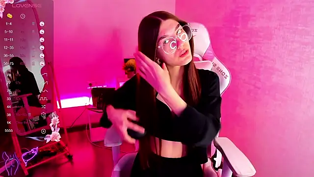 Snapshot of toooyour chatting on 01-11-25, 01:06 toooyour online show from 01-11-25, 01:06