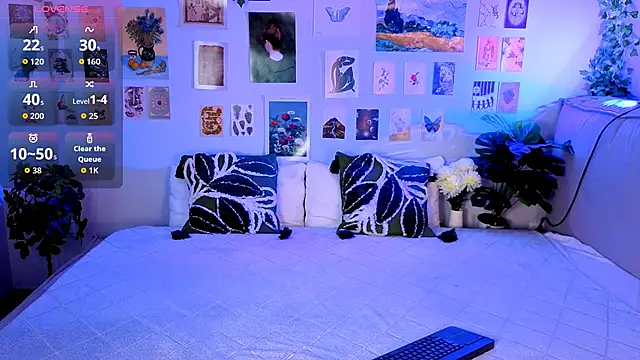 Snapshot of MiaBecky chatting on 04-22-26, 05:43 MiaBecky online show from 04-22-26, 05:43