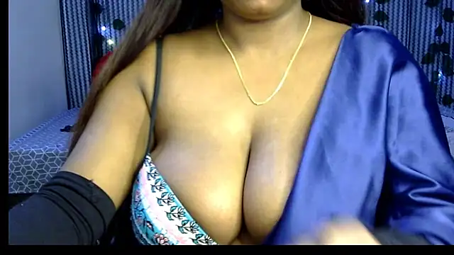 Snapshot of Radhika_Singhaniya chatting on 02-11-25, 03:29 Radhika Singhaniya online show from 02-11-25, 03:29