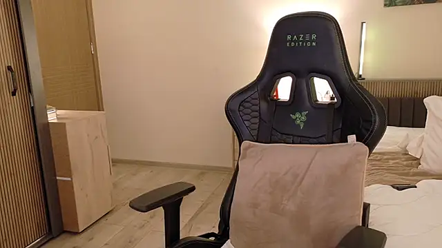 joycesilver online show from 09-26-25, 08:07