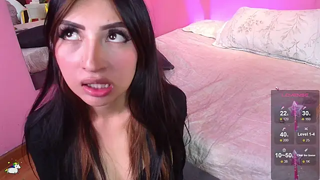 Snapshot of Nicolette_ks_ chatting on 12-17-24, 04:11 Nicolette ks online show from 12-17-24, 04:11