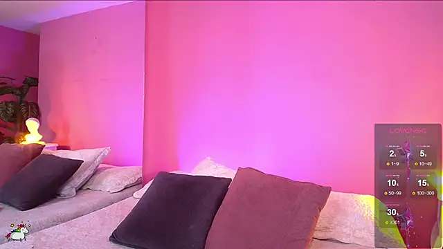 Snapshot of Nicolette_ks_ chatting on 12-29-24, 01:17 Nicolette ks online show from 12-29-24, 01:17