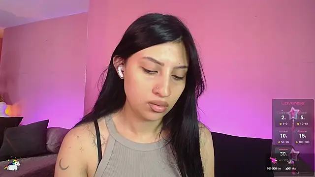 Snapshot of Nicolette_ks_ chatting on 01-07-25, 01:14 Nicolette ks online show from 01-07-25, 01:14