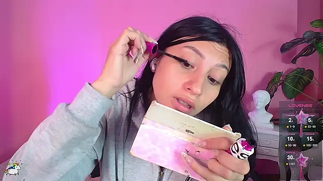 Snapshot of Nicolette_ks_ chatting on 01-08-25, 01:41 Nicolette ks online show from 01-08-25, 01:41