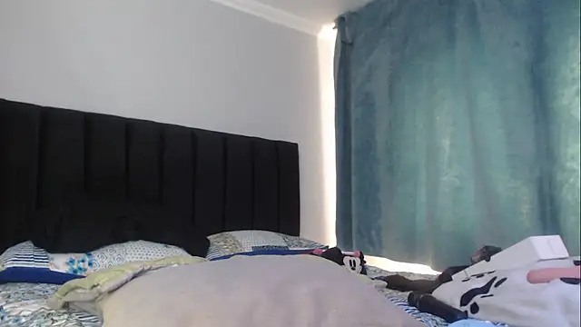 Snapshot of Nicolette_ks_ chatting on 01-29-25, 07:43 Nicolette ks online show from 01-29-25, 07:43