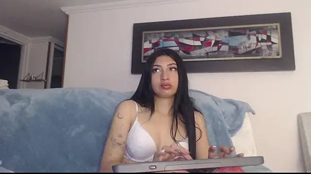 Snapshot of Nicolette_ks_ chatting on 09-19-25, 04:58 Nicolette ks online show from 09-19-25, 04:58