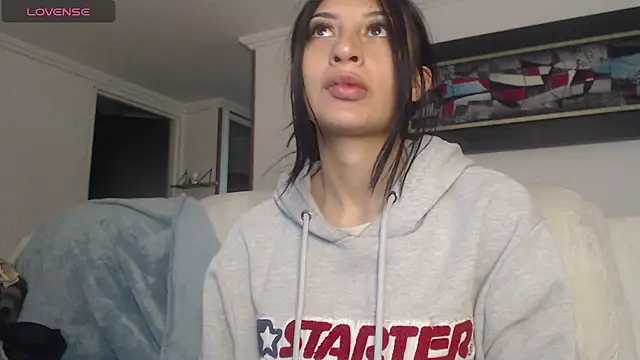 Snapshot of Nicolette_ks_ chatting on 10-03-25, 12:51 Nicolette ks online show from 10-03-25, 12:51