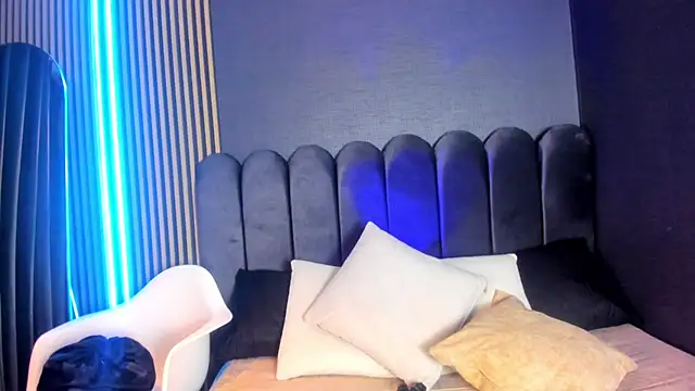 Snapshot of Nicolette_ks_ chatting on 11-13-25, 04:00 Nicolette ks online show from 11-13-25, 04:00