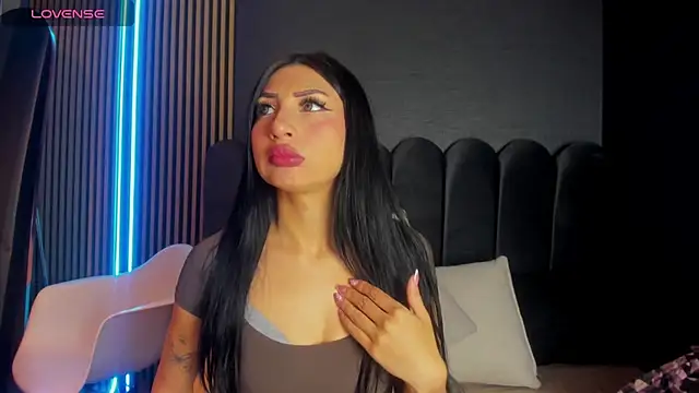 Snapshot of Nicolette_ks_ chatting on 11-21-25, 04:22 Nicolette ks online show from 11-21-25, 04:22