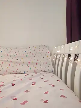 Nancy-Pink online show from 10-14-25, 08:59