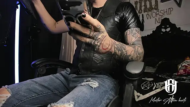 Snapshot of allanhurtss chatting on 01-10-25, 08:15 allanhurtss online show from 01-10-25, 08:15