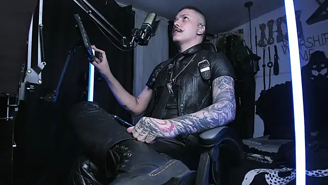 Snapshot of allanhurtss chatting on 01-12-25, 12:28 allanhurtss online show from 01-12-25, 12:28