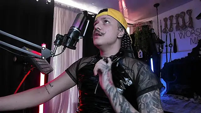 Snapshot of allanhurtss chatting on 01-19-25, 06:53 allanhurtss online show from 01-19-25, 06:53