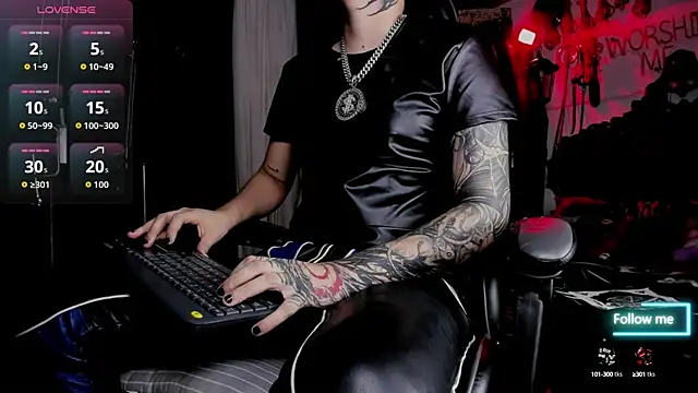 Snapshot of allanhurtss chatting on 10-06-25, 10:40 allanhurtss online show from 10-06-25, 10:40