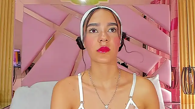 EmmyCruzZ online show from 03-01-25, 07:59