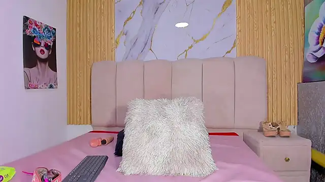 EmmyCruzZ online show from 03-11-25, 10:53